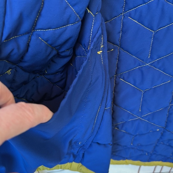 Duluth Trading Co. Women’s Agiloft Quilted Puffer Vest Chartreuse Green/Blue L - Picture 11 of 14